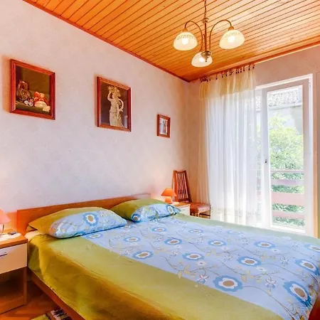 Cozy Blamax With Beautiful Private Garden Affittacamere Mali Lošinj